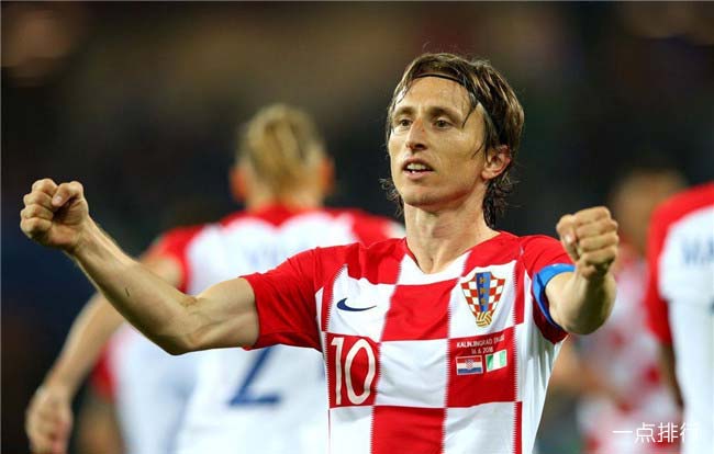 高天意头球破门 上海申花1-0小胜山东泰山